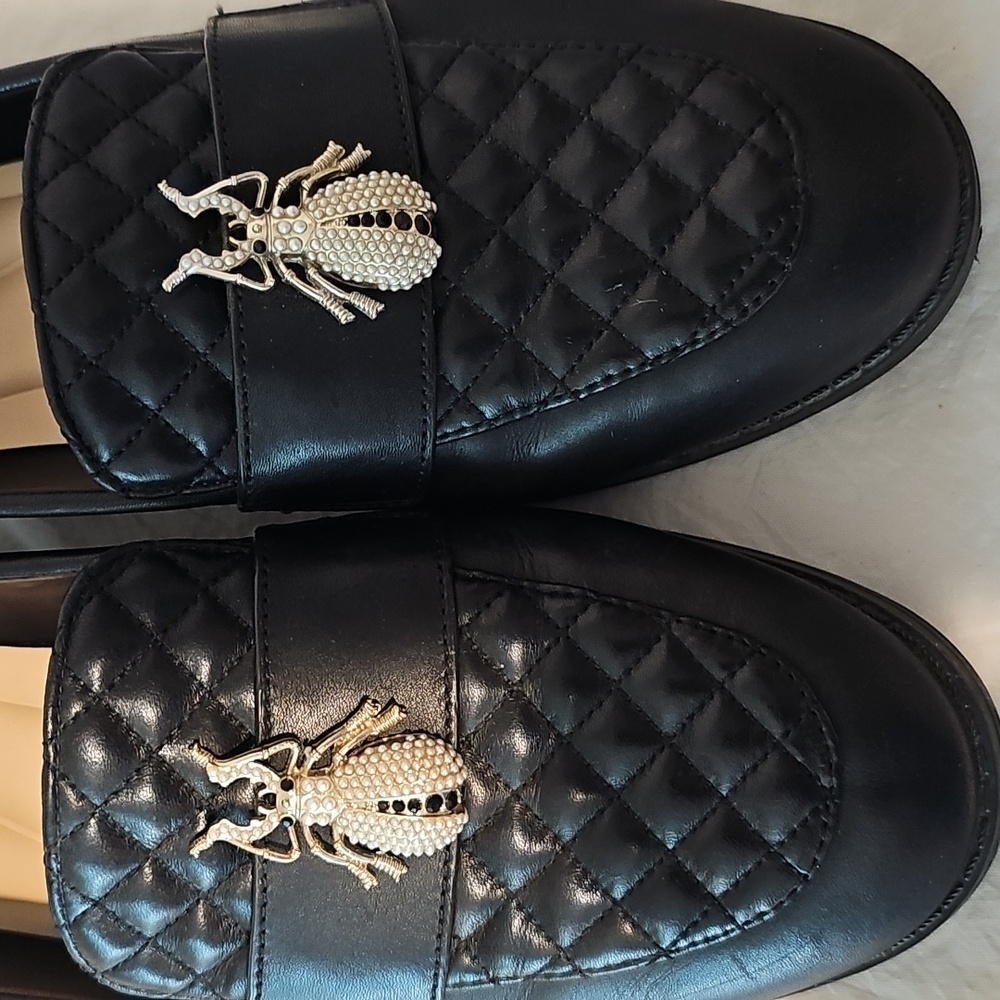 gianni bini Women's 9.5M Black Loafers with Beetle Embellishment Used - Picture 4 of 15
